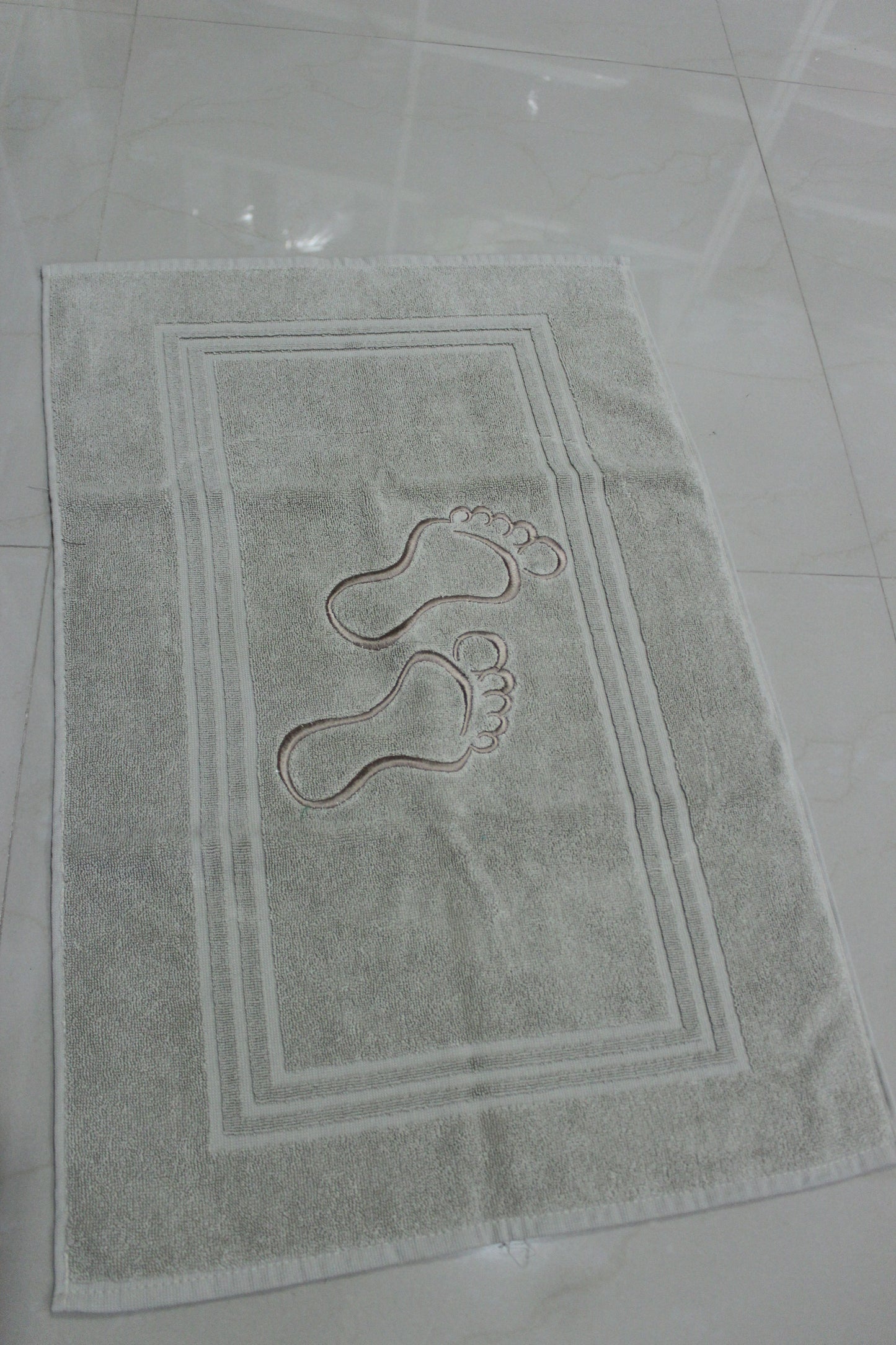 Saída de Banho c/Pés Bordados