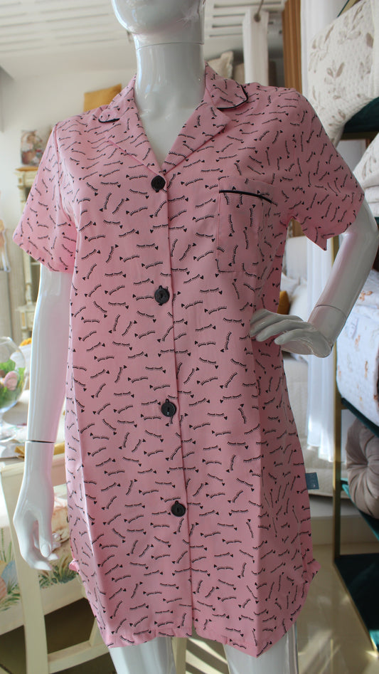 Camiseiro Senhora Cílios Rosa