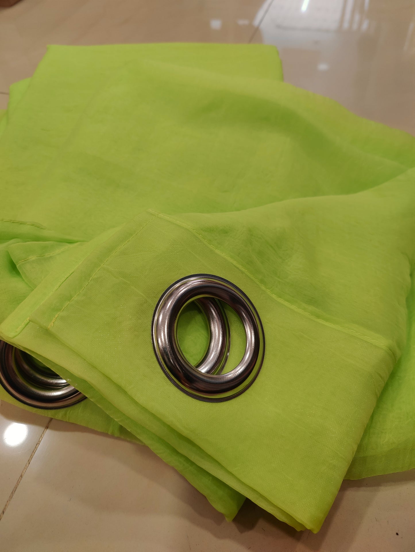 Par Cortinas Organza Verde
